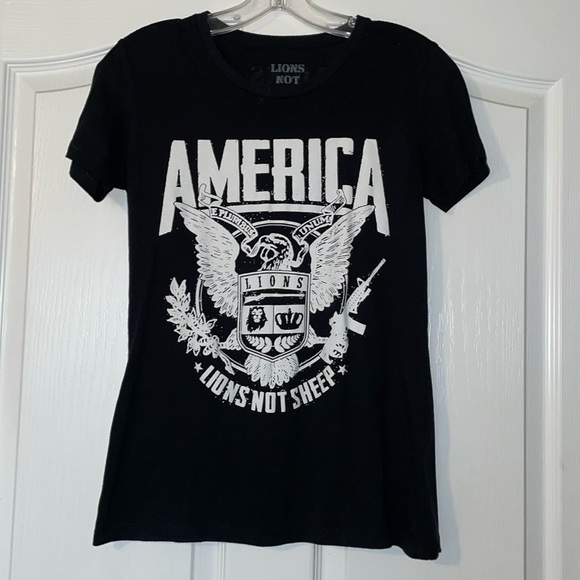 Lions Not Sheep women’s t-shirt - Picture 1 of 3